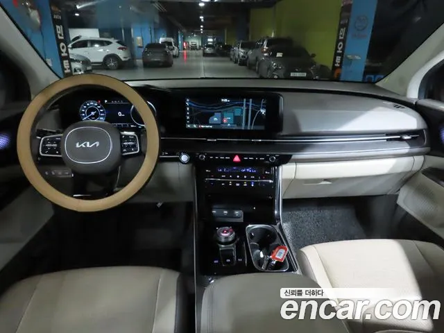 Kia Carnival Generation 4 — Фото автомобиля 5