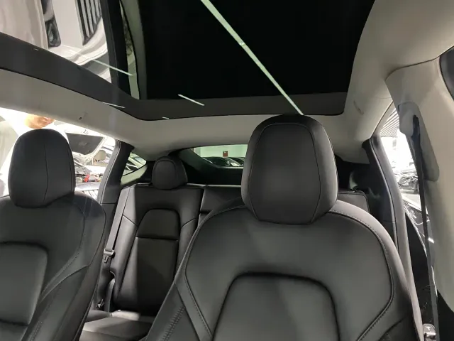 Tesla Model Y — Фото автомобиля 11