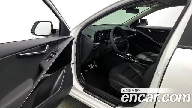 Kia Niro The All New Niro Signature — Фото автомобиля 10