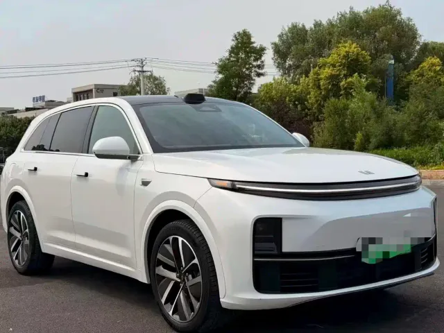 Li Auto L7 — Фото автомобиля 3