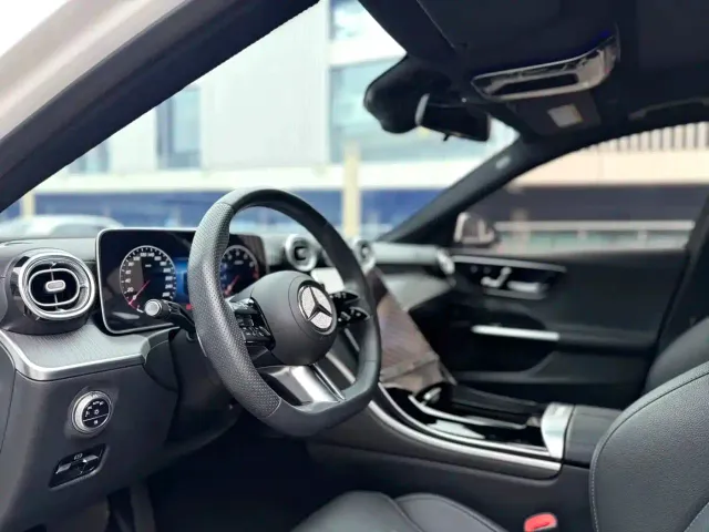 Mercedes-Benz C-Class — Фото автомобиля 4