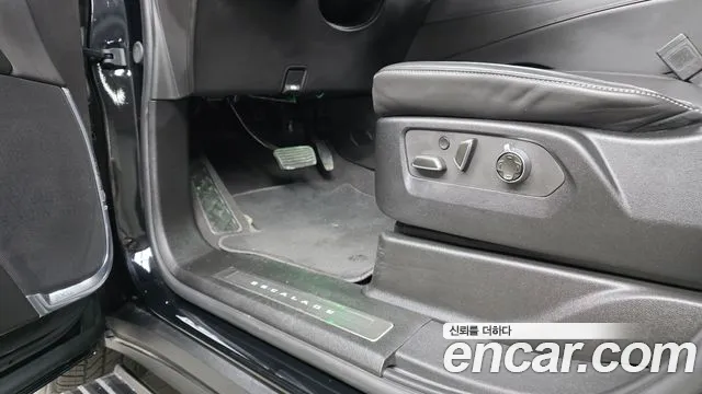 Cadillac Escalade — Фото автомобиля 24