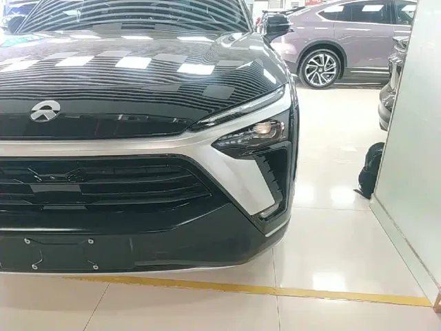 Nio ES8 — Фото автомобиля 23