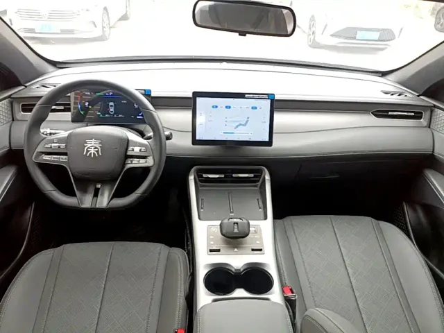 BYD Qin PLUS — Фото автомобиля 9