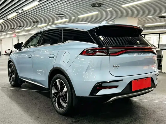 BYD Tang — Фото автомобиля 6