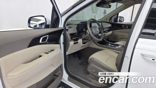 Kia Carnival Generation 4 — Фото автомобиля 15