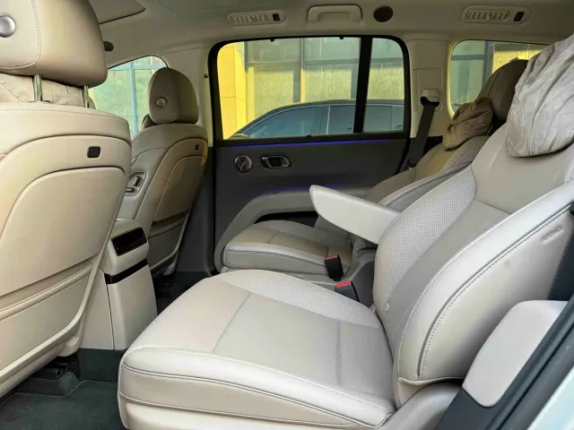 Li Auto Li i8 2025 Standard Edition — Фото автомобиля 9