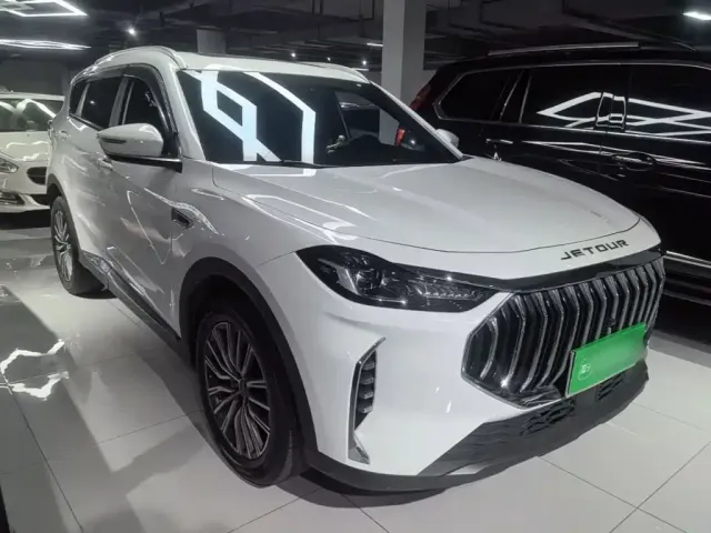 Jetour X70 Plus — Фото автомобиля 3