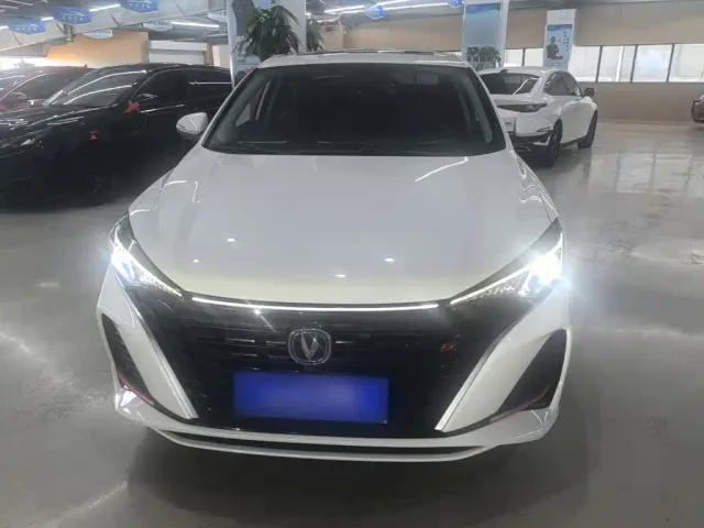 Changan Eado — Фото автомобиля 2