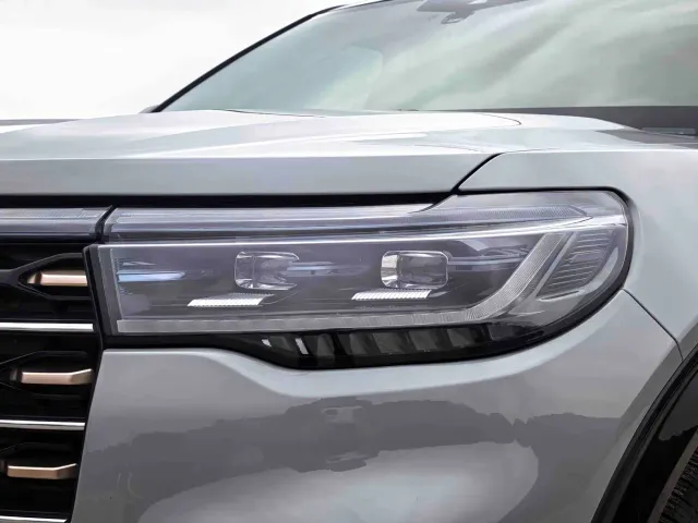 Ford Explorer — Фото автомобиля 4