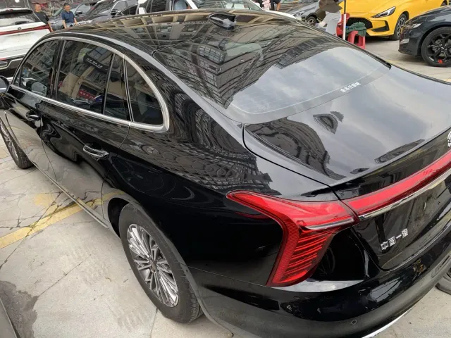 Hongqi H5 — Фото автомобиля 17