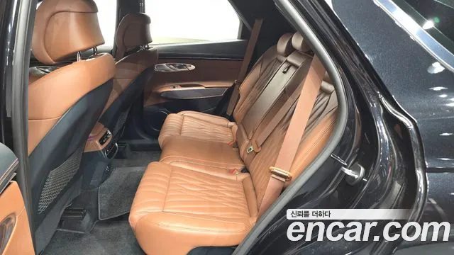 Genesis GV70 2.5T Бензин 2WD — Фото автомобиля 11