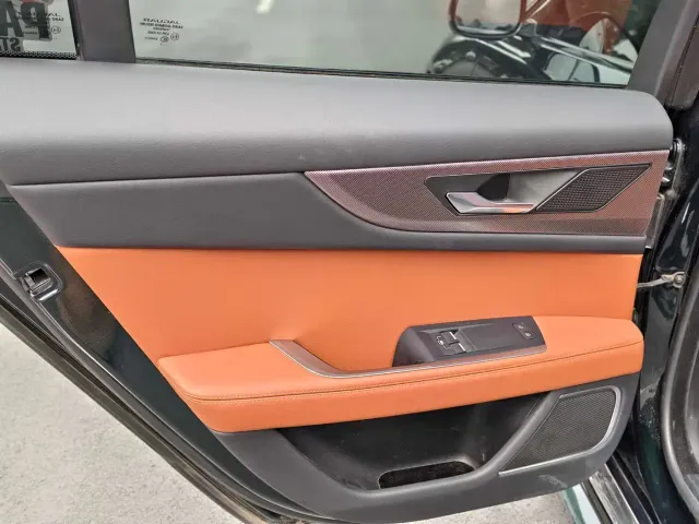 Jaguar XEL — Фото автомобиля 12