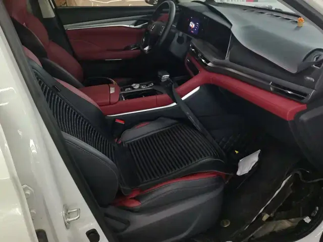 Changan CS75 Plus — Фото автомобиля 8