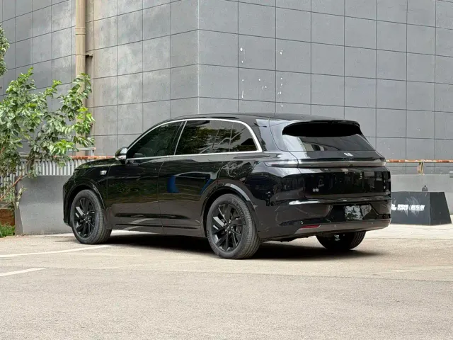 Li Auto L7 — Фото автомобиля 5