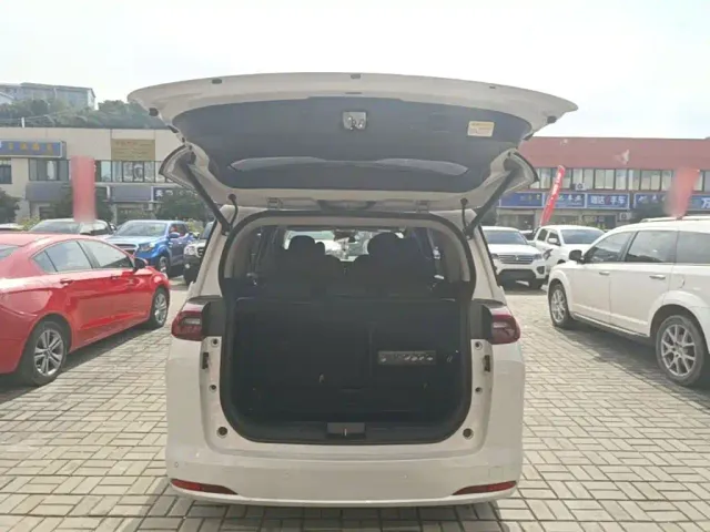 GAC Trumpchi M6 — Фото автомобиля 18