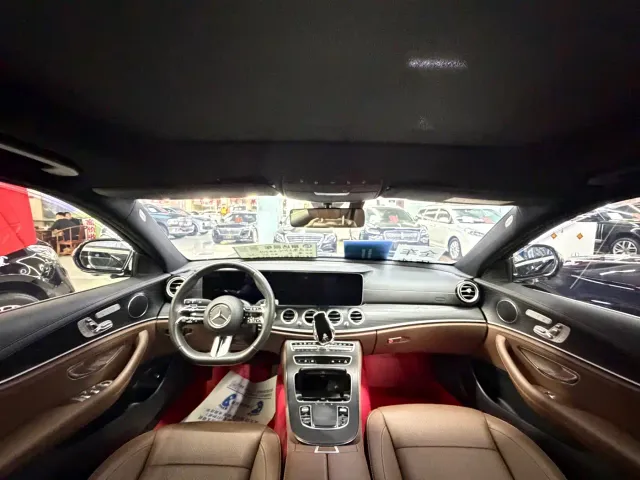 Mercedes-Benz E-Class — Фото автомобиля 8
