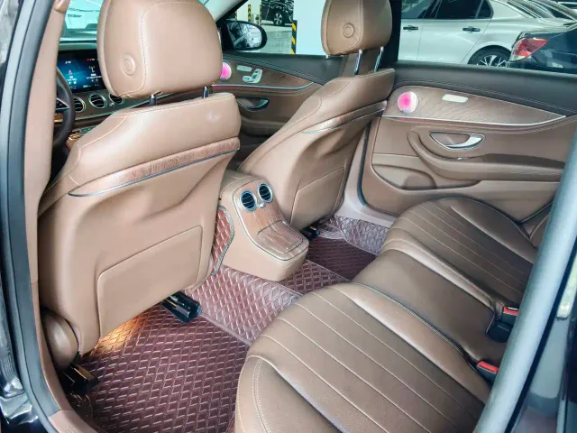 Mercedes-Benz E-Class — Фото автомобиля 6