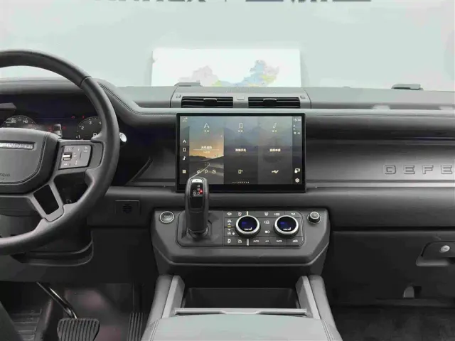 Land Rover Defender — Фото автомобиля 12