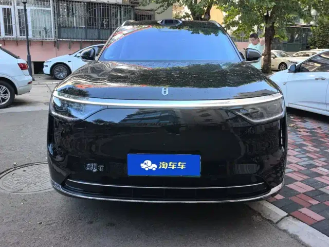 Aito M8 — Фото автомобиля 2