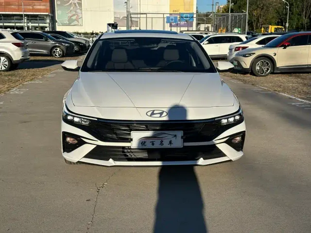 Hyundai Elantra — Фото автомобиля 2