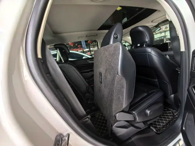 Ford Edge — Фото автомобиля 12
