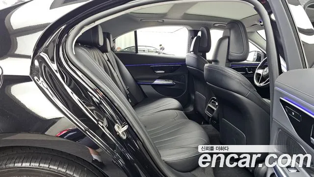 Mercedes-Benz E-Class — Фото автомобиля 11