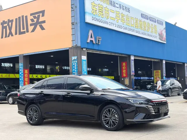 Dongfeng Yixuan MAX — Фото автомобиля 3