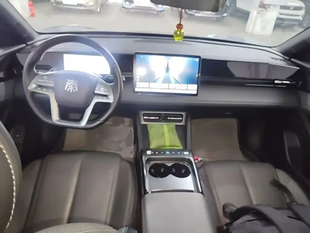 BYD Qin L — Фото автомобиля 9