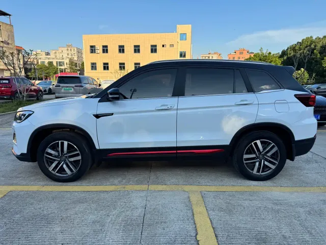 Changan CS75 — Фото автомобиля 4