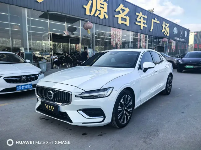Volvo S60 — Фото автомобиля 3