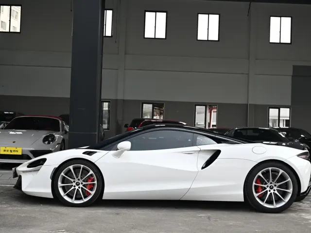 McLaren Artura — Фото автомобиля 4