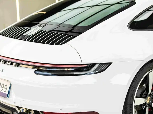 Porsche 911 — Фото автомобиля 6