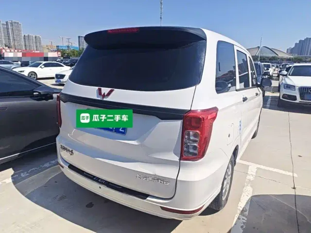 Wuling Hongguang — Фото автомобиля 6