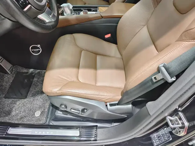 Volvo XC90 — Фото автомобиля 18