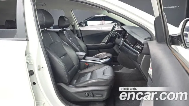 Kia Niro — Фото автомобиля 11