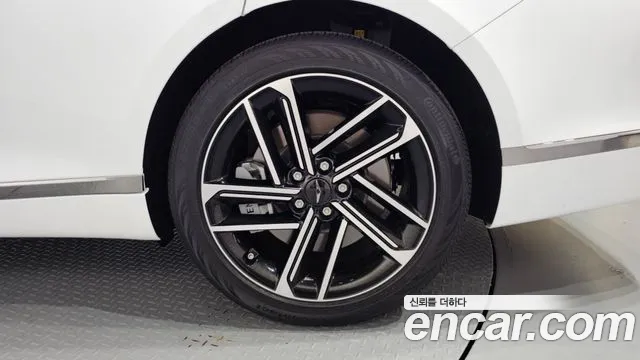 Genesis G80 RG3 — Фото автомобиля 21