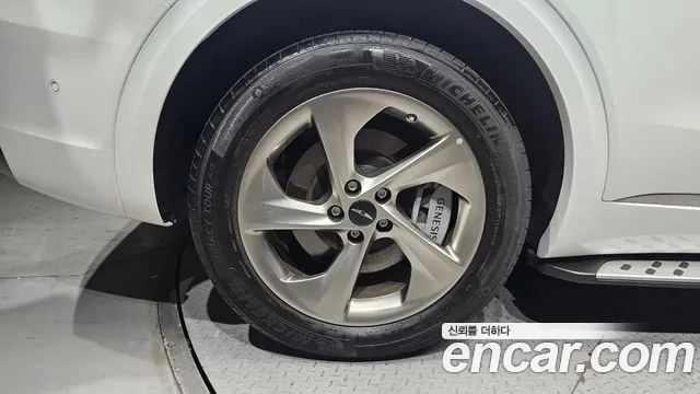 Genesis GV70 2.5T Бензин AWD — Фото автомобиля 2