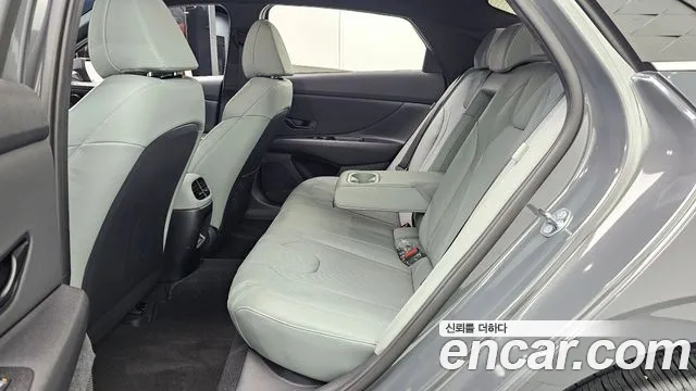 Hyundai Avante CN7 — Фото автомобиля 12