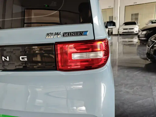 Wuling Hongguang Mini EV — Фото автомобиля 7