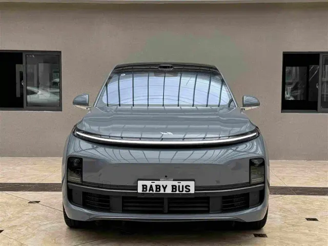 Li Auto L8 — Фото автомобиля 2