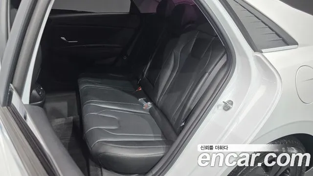 Hyundai Avante CN7 — Фото автомобиля 16