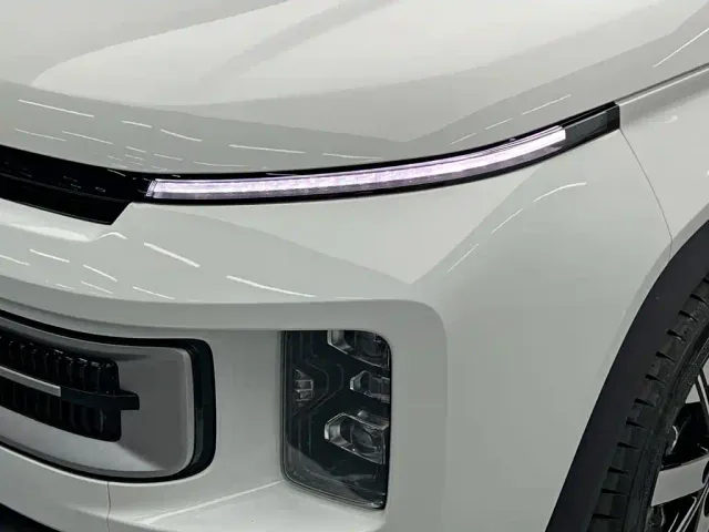 Geely ICON — Фото автомобиля 9