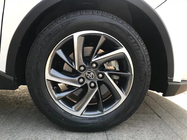 Toyota C-HR — Фото автомобиля 9