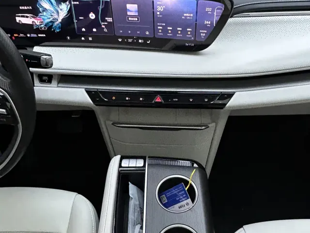 Buick Buick GL8 New Energy 2024 Landglory Premium Edition 7-Seater — Фото автомобиля 20