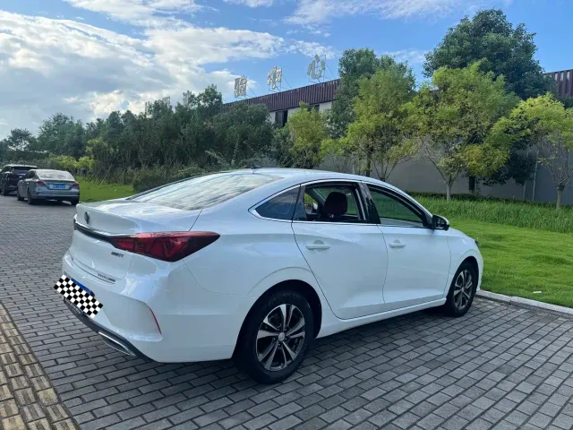 Changan Eado — Фото автомобиля 7