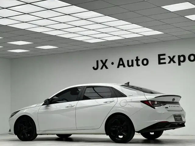 Hyundai Elantra — Фото автомобиля 28