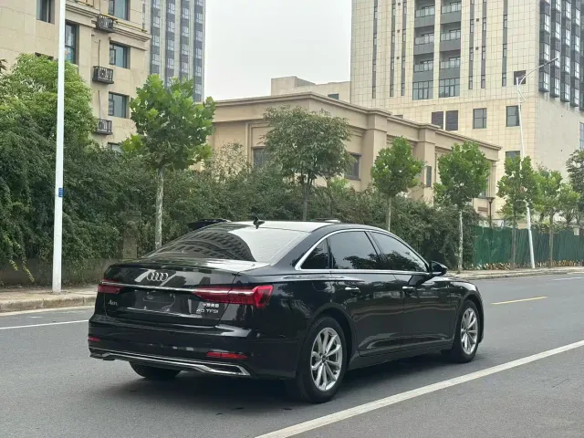 Audi A6L — Фото автомобиля 9