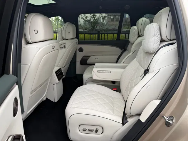 Li Auto L9 — Фото автомобиля 10