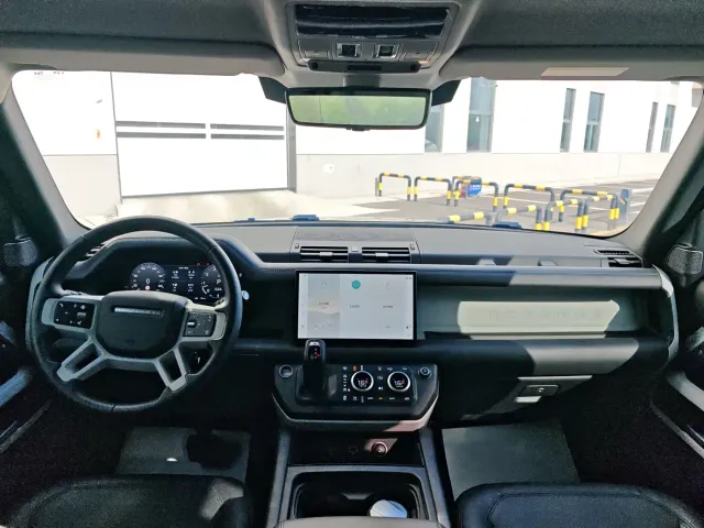 Land Rover Defender — Фото автомобиля 15